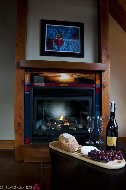 Whiskey Landing Lodge Ucluelet Room photo