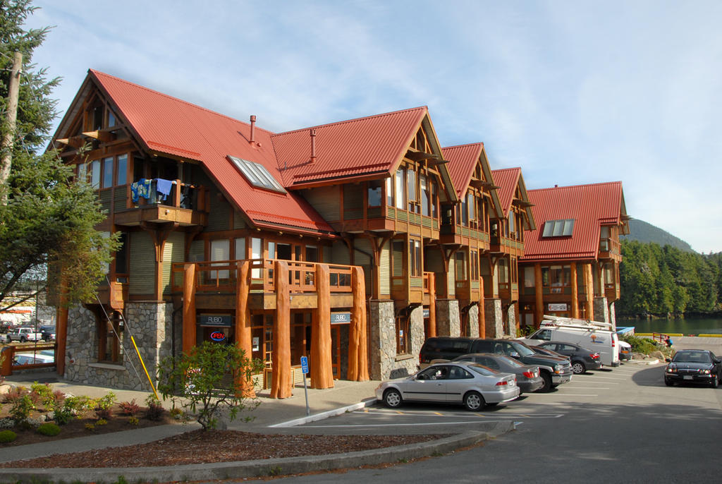 Whiskey Landing Lodge Ucluelet Exterior photo