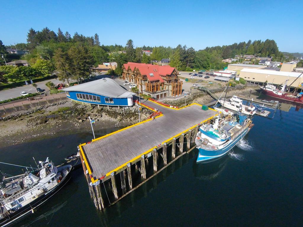 Whiskey Landing Lodge Ucluelet Exterior photo