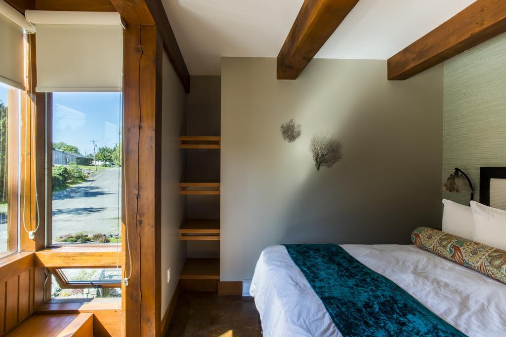 Whiskey Landing Lodge Ucluelet Room photo